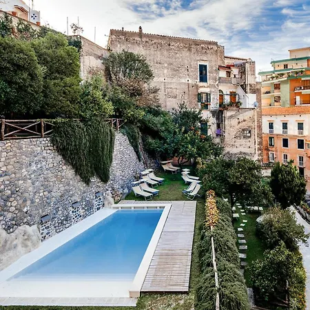 With Pool 阿马尔菲