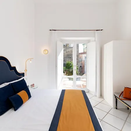 With Pool 阿马尔菲