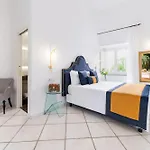 With Pool Амальфи