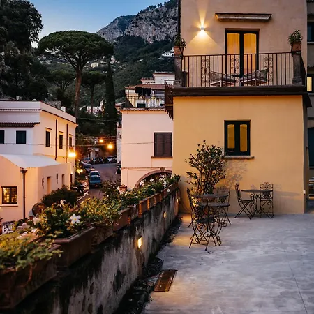 게스트하우스 With Pool 4*