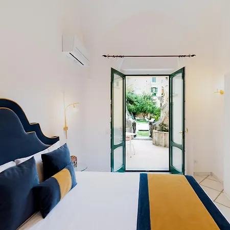 With Pool 게스트하우스 4*